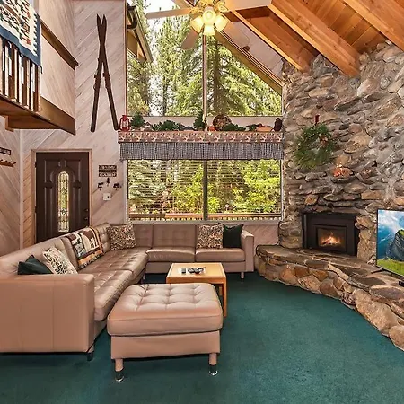 020 - Summit Haus - Big Bear Getaway-3